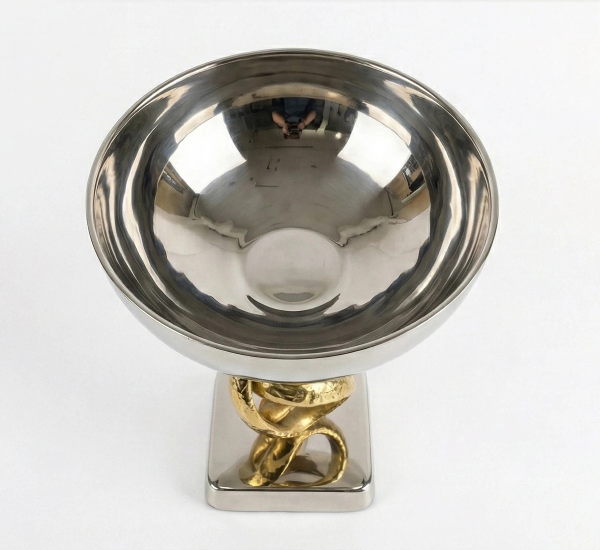 Luxurious Metal Centerpiece Bowl - Image 3